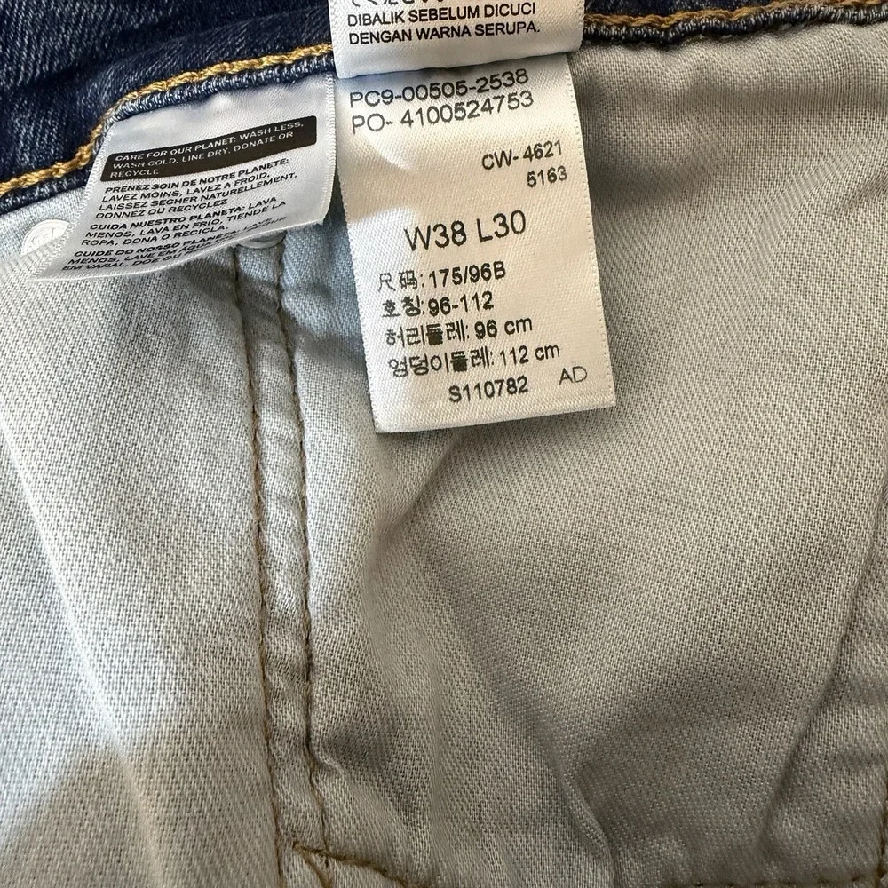 Levi's 505 Men's Medium Wash Blue Jeans‎ Size 38x30  Pants